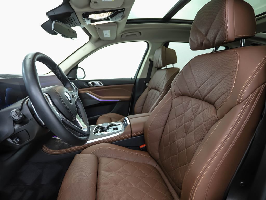 Used 2024 BMW X7 xDrive40i w/ Premium Package image 11
