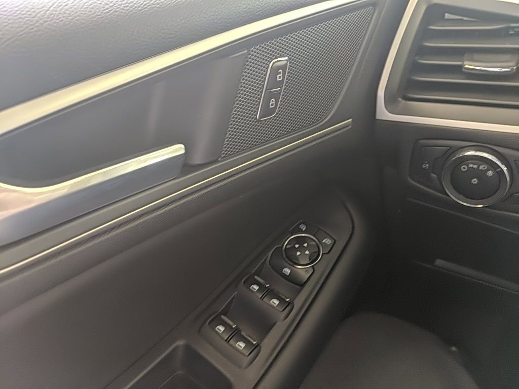 Used 2023 Ford Edge SEL image 26