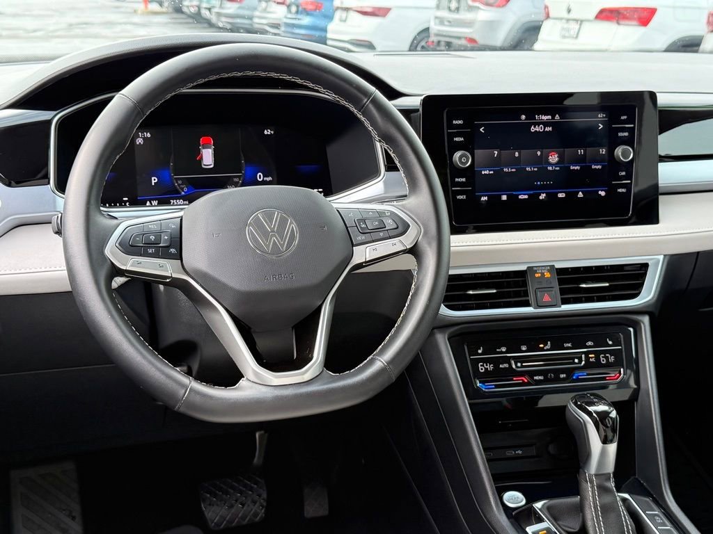 Used 2025 Volkswagen Taos SE image 22
