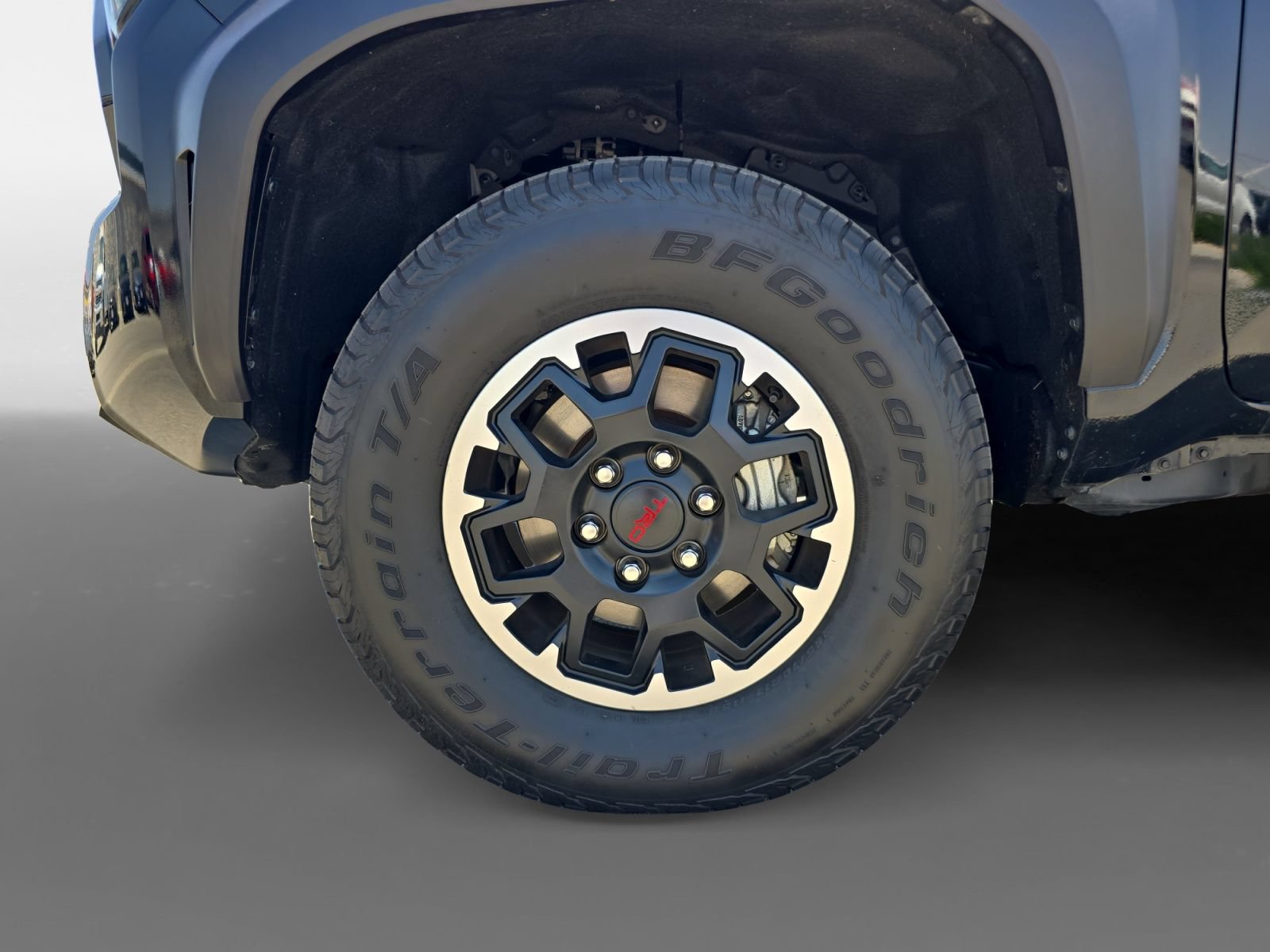 Certified 2025 Toyota Tacoma TRD Off-Road AWD/4WD image 14
