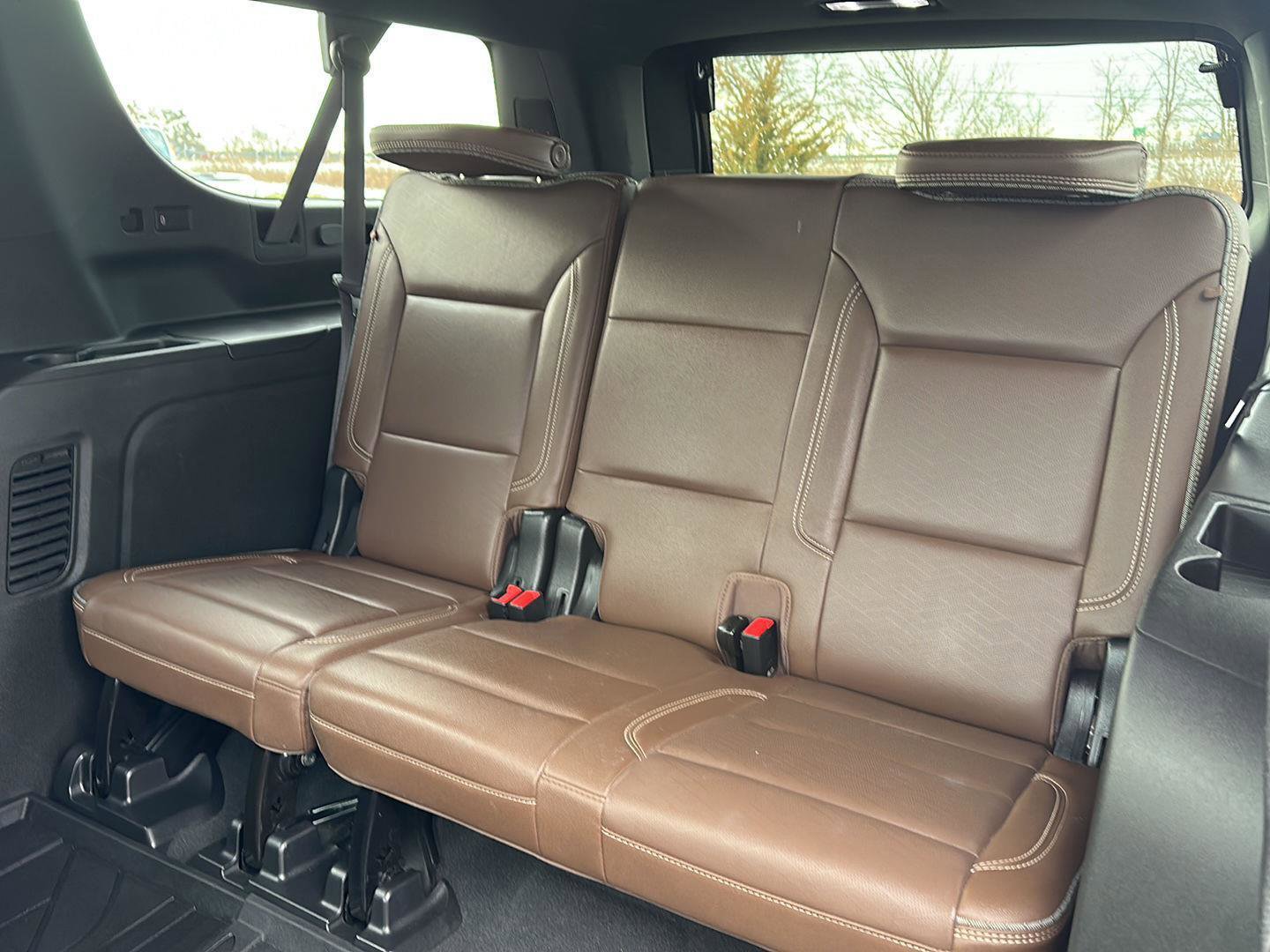 Used 2022 Chevrolet Suburban High Country image 13