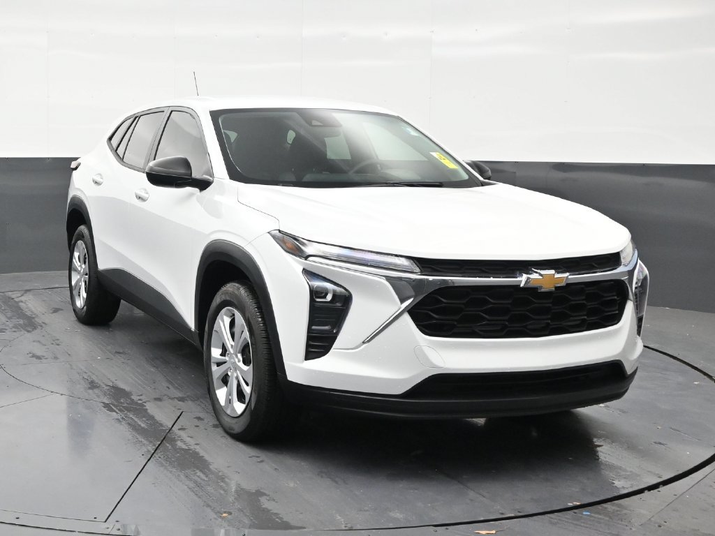 Used 2024 Chevrolet Trax LS FWD image 7