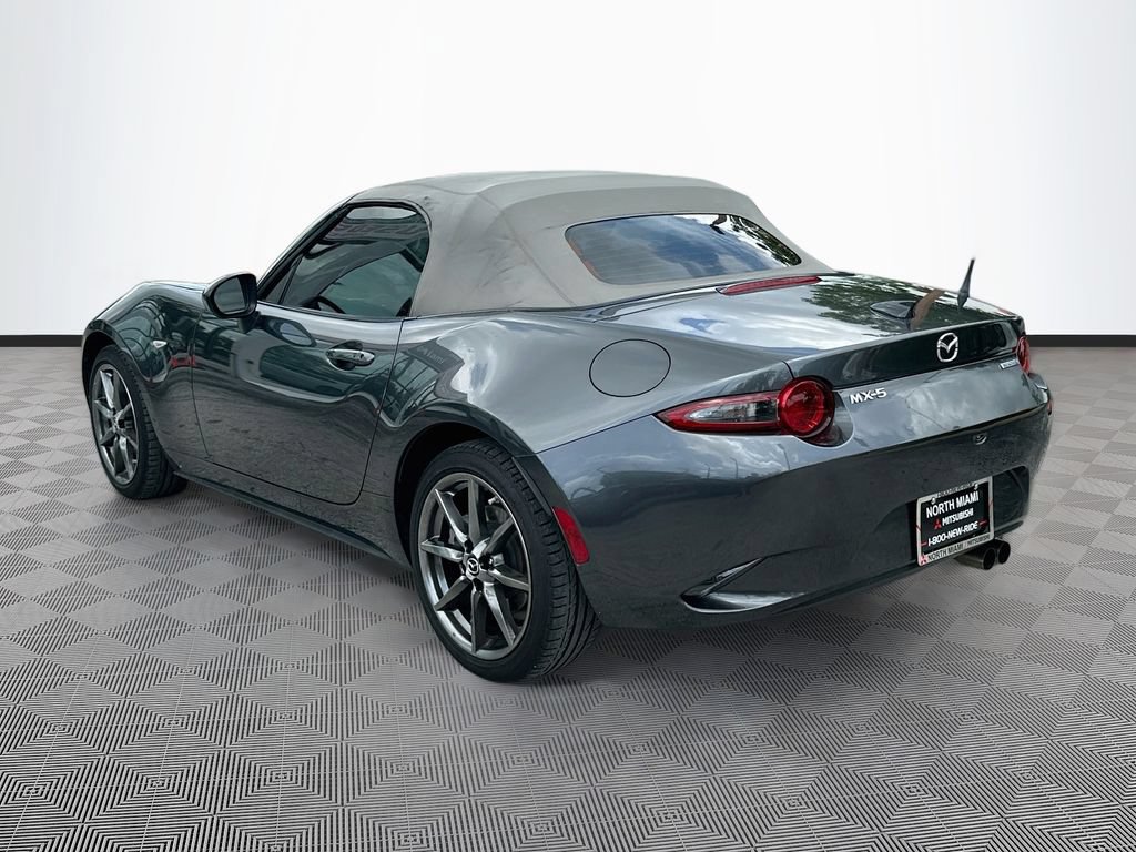 Used 2020 MAZDA MX-5 Miata Grand Touring RWD image 5