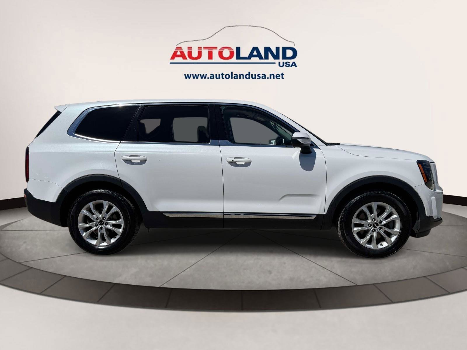 Used 2020 Kia Telluride LX AWD/4WD image 3
