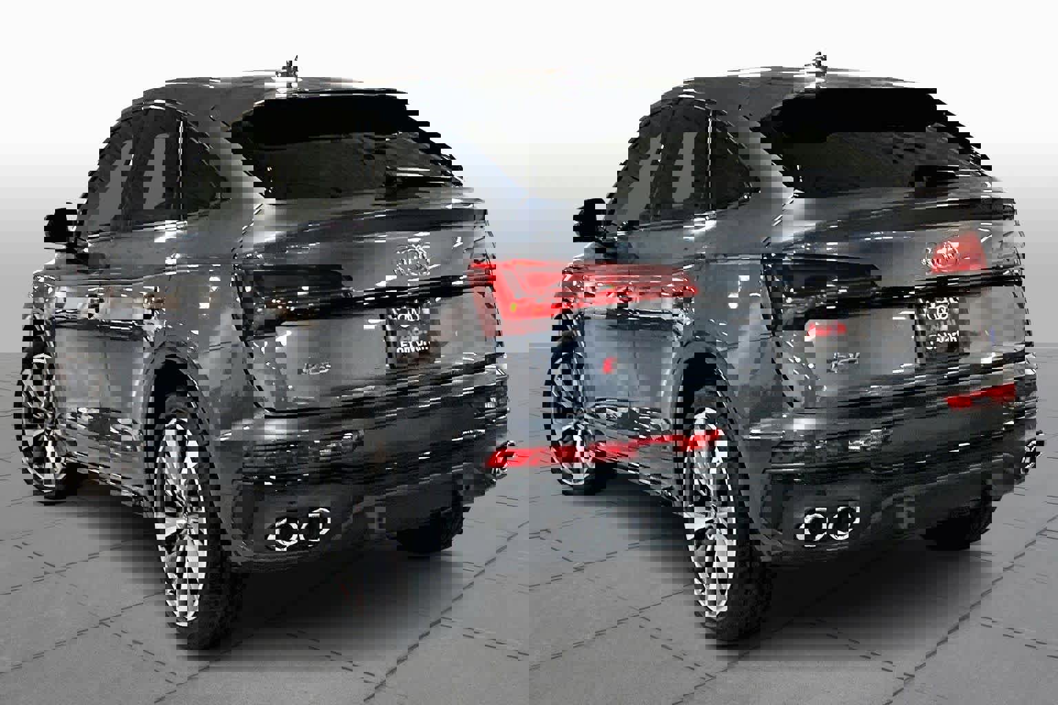 Used 2022 Audi SQ5 Premium Plus w/ Premium Plus Package image 11