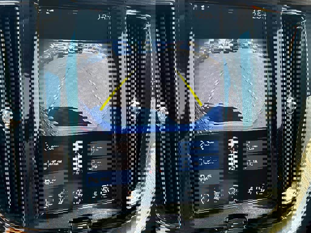 Used 2020 Volvo XC60 T5 Inscription w/ Protection Package Premier image 15