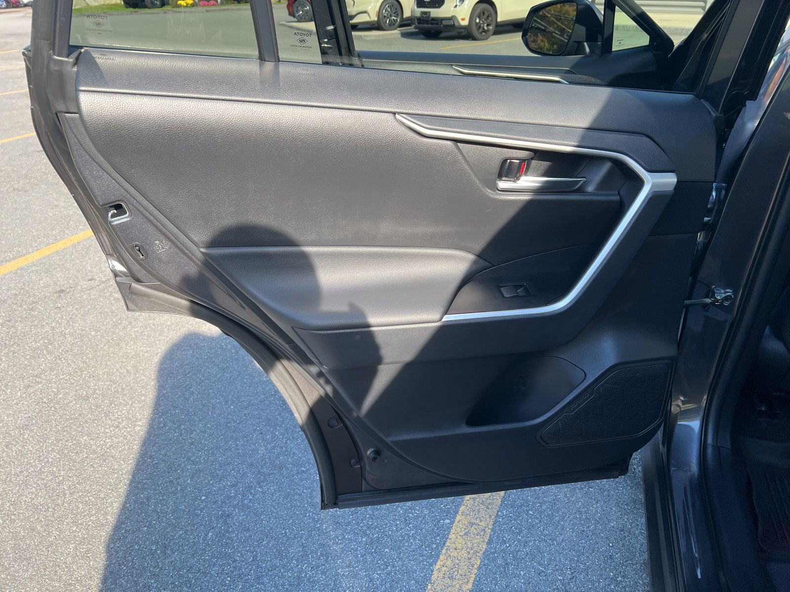 Used 2021 Toyota RAV4 XLE w/ XLE Grade Weather Package image 12