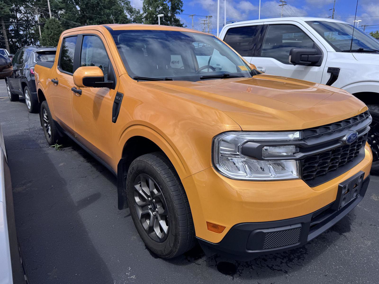 Used 2023 Ford Maverick XLT w/ XLT Luxury Package FWD image 3
