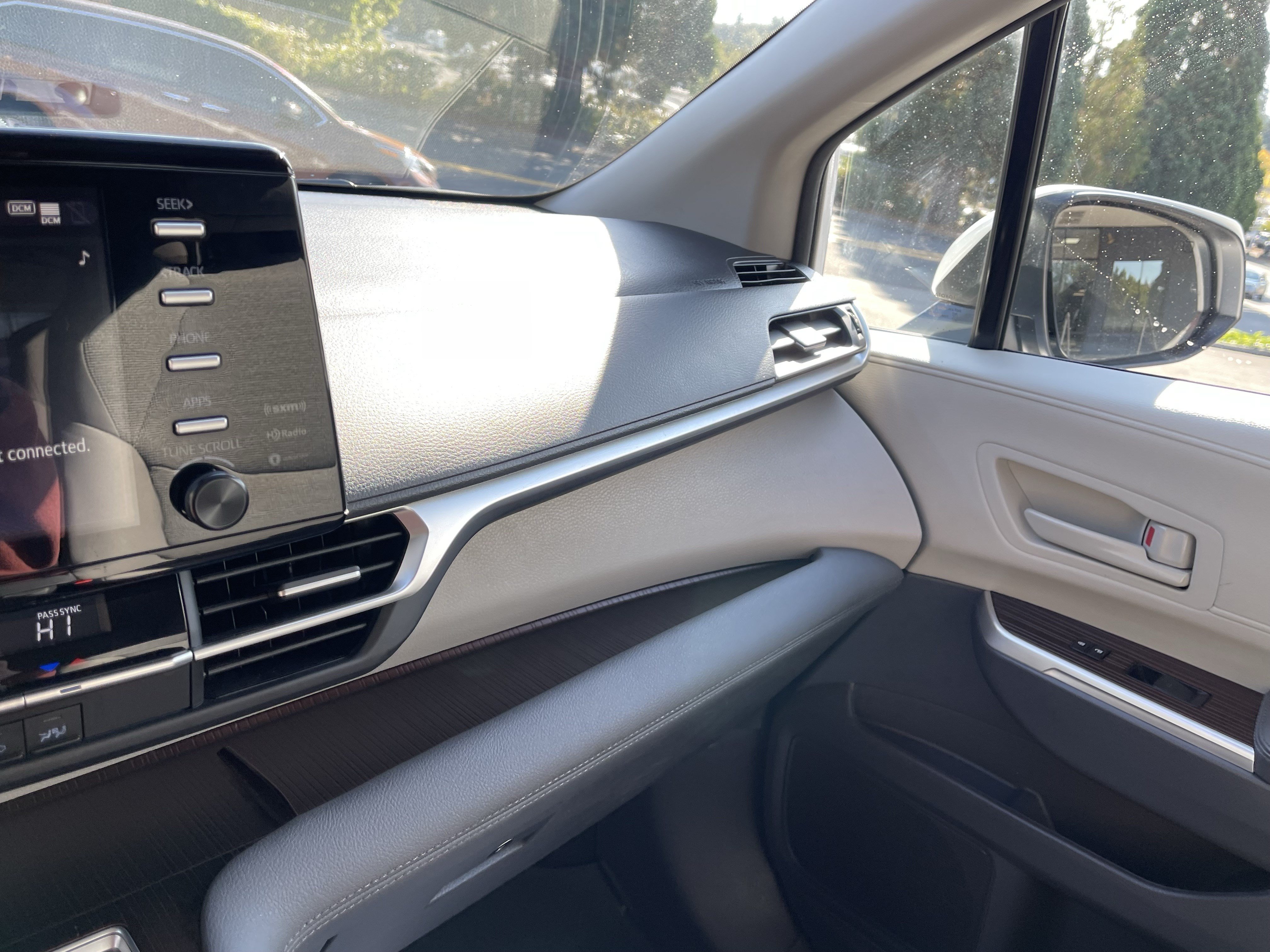Certified 2024 Toyota Sienna LE AWD/4WD image 24