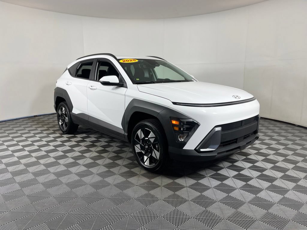 Used 2025 Hyundai Kona SEL AWD/4WD image 9