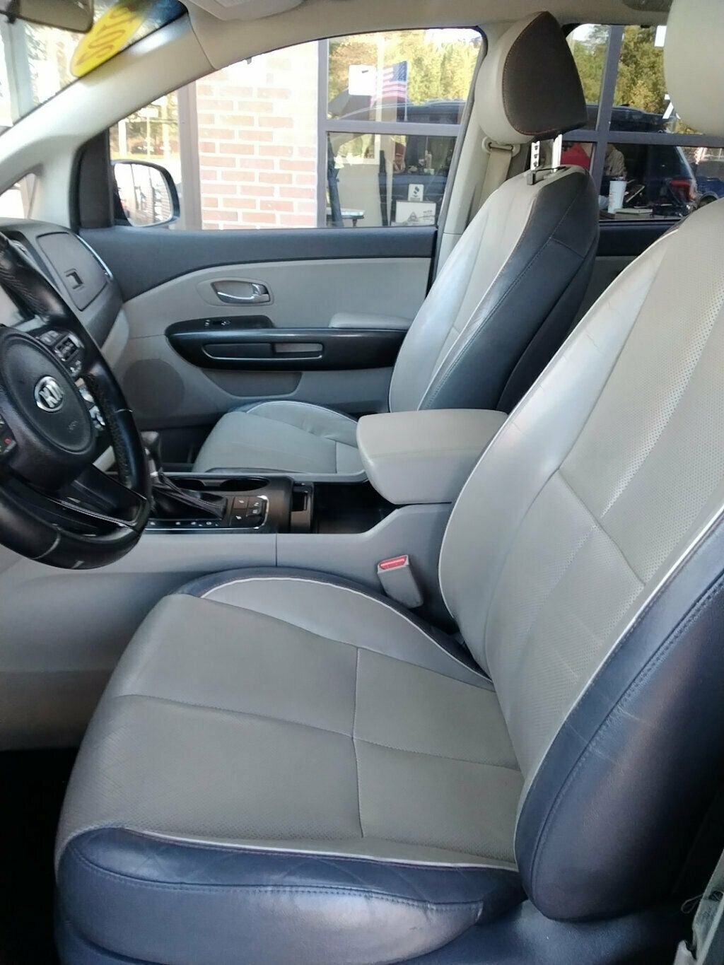 Used 2018 Kia Sedona LX w/ LX Essentials Premium Package image 7