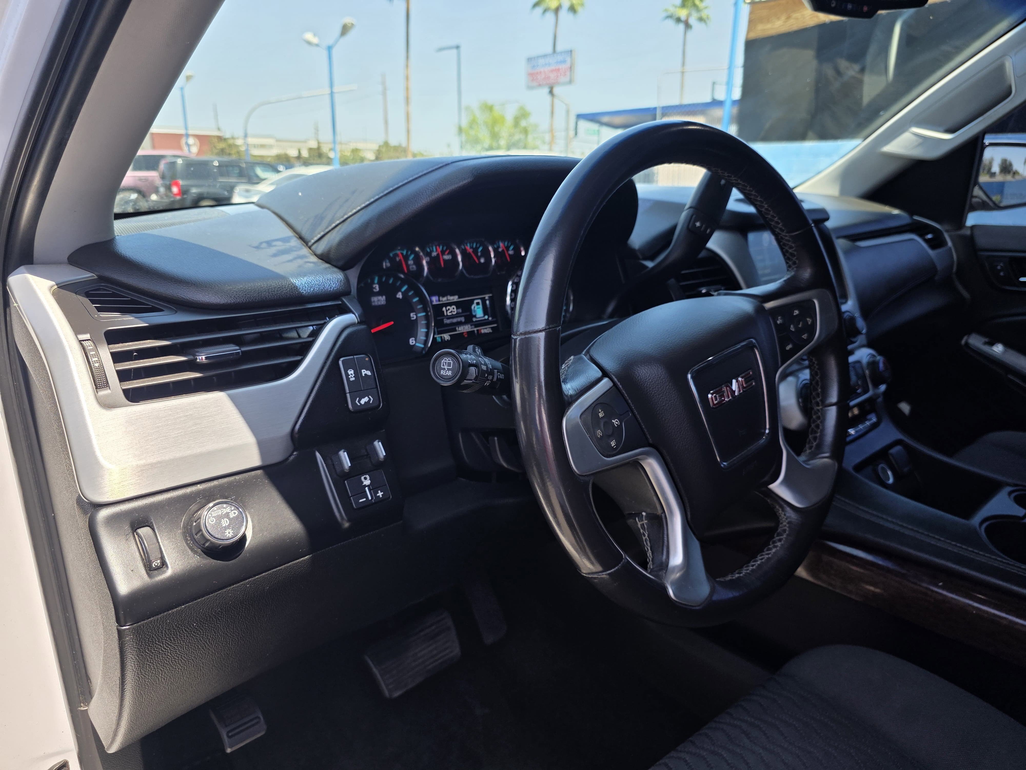 Used 2018 GMC Yukon XL SLE w/ Convenience Package RWD image 12