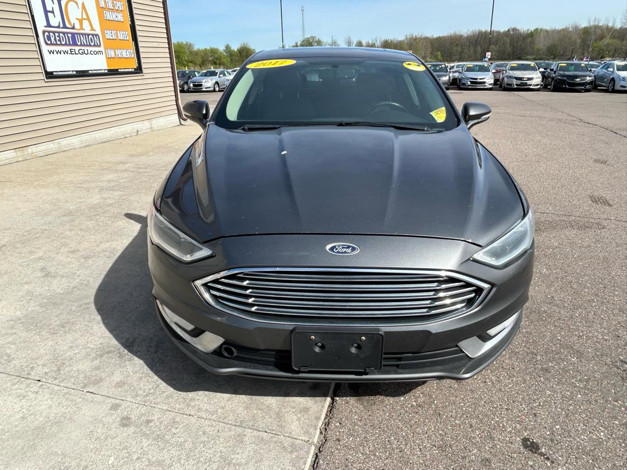 Used 2017 Ford Fusion SE w/ Equipment Group 202A AWD/4WD image 2