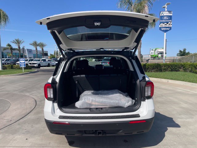 New 2026 Ford Explorer Active RWD image 24