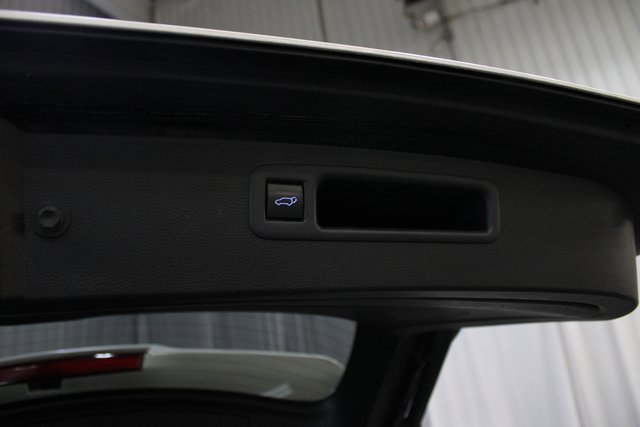 Used 2020 Toyota Highlander Limited image 8