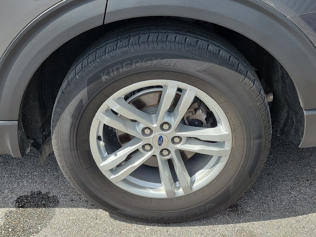 Used 2024 Ford Explorer XLT w/ Equipment Group 202A RWD image 11
