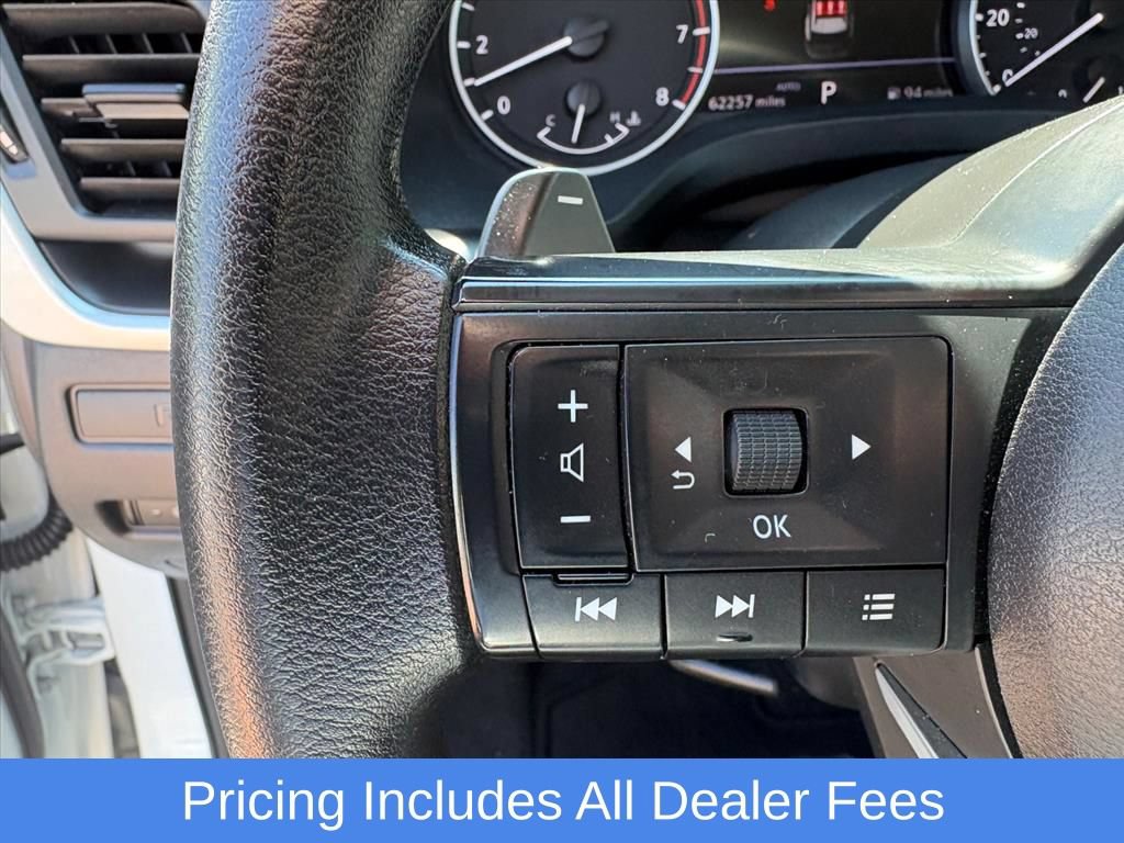 Used 2024 Nissan Rogue S AWD/4WD image 14