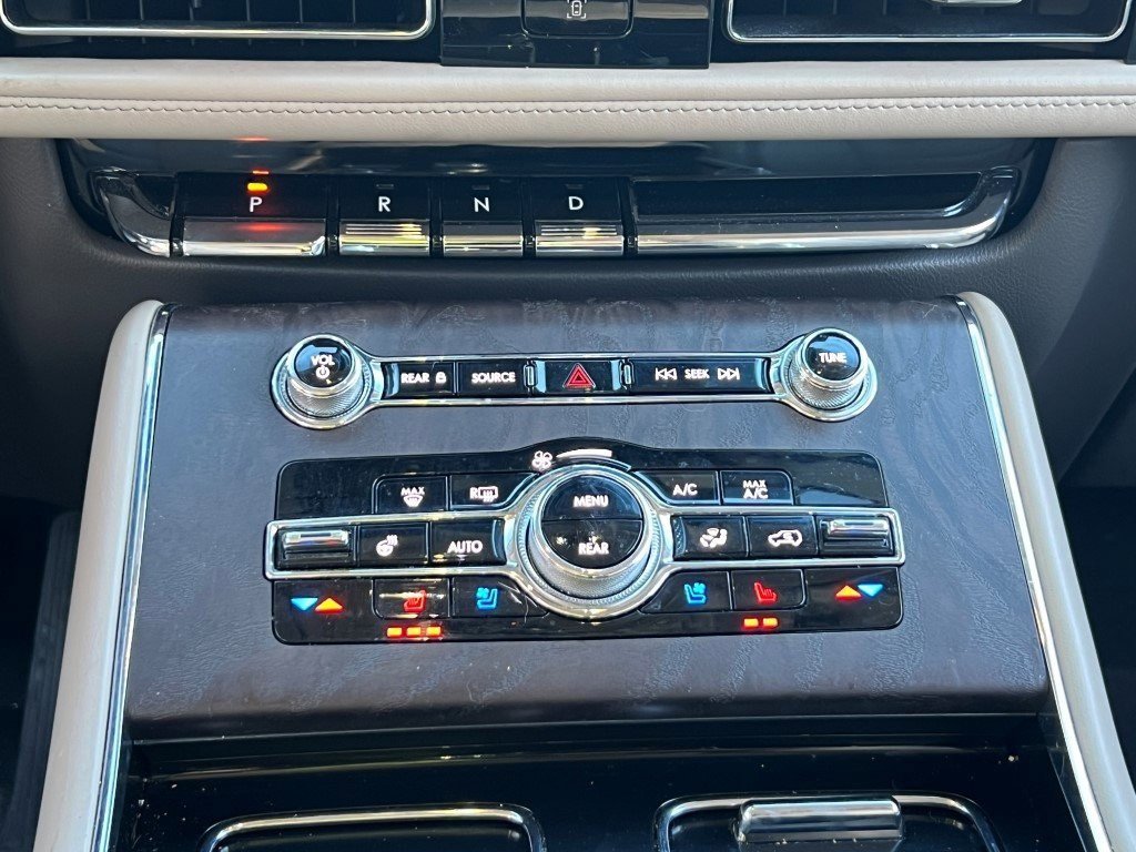 Used 2021 Lincoln Aviator Reserve w/ Equipment Group 202A image 25