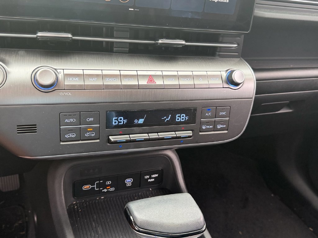 Used 2024 Hyundai Kona SEL FWD image 12