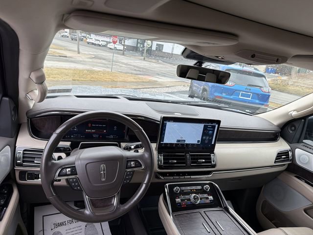 Used 2022 Lincoln Navigator Reserve image 13