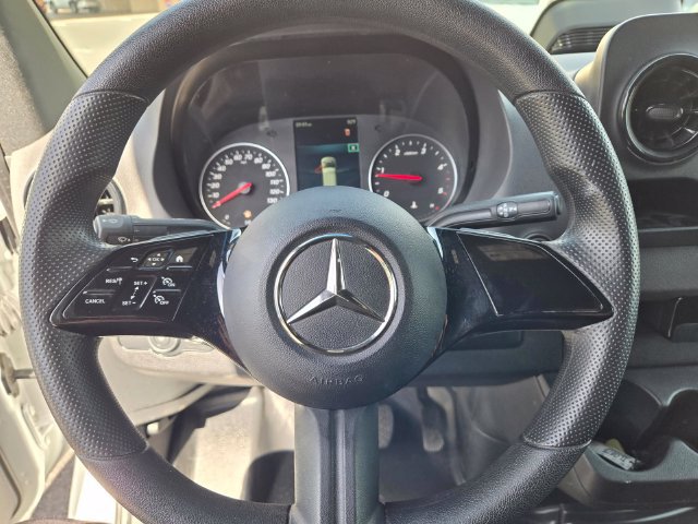 Used 2025 Mercedes-Benz Sprinter 2500 image 35