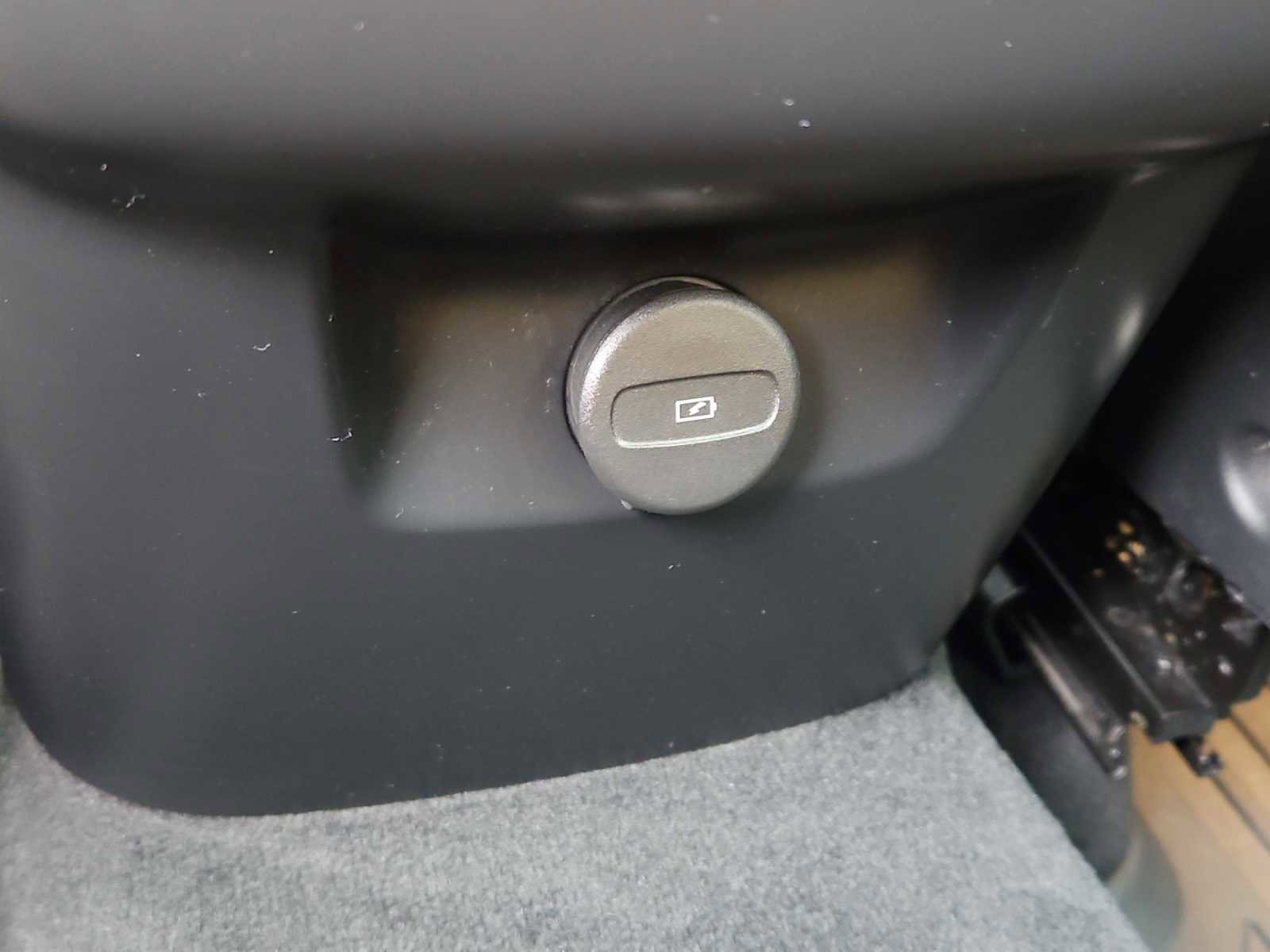 Used 2021 Volvo XC60 T5 Inscription w/ Protection Package Premier image 24