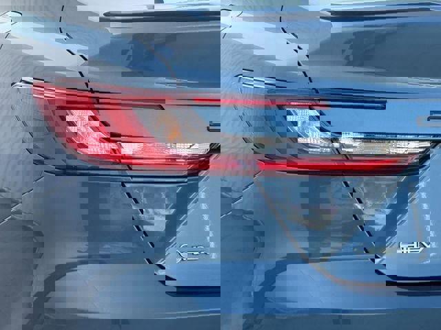 Used 2025 Toyota Camry SE image 6