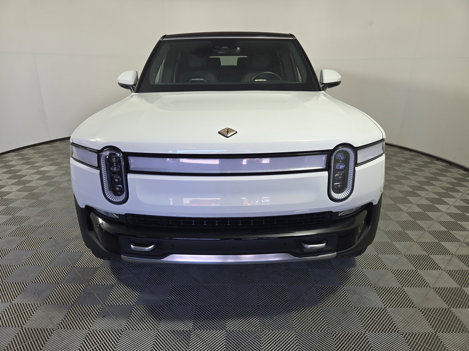 Used 2023 Rivian R1S Adventure AWD/4WD image 8
