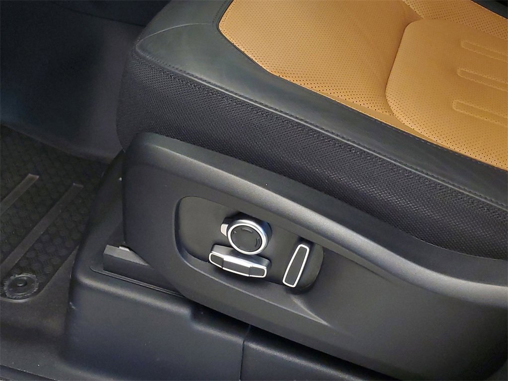 Used 2024 Land Rover Defender 130 X image 9