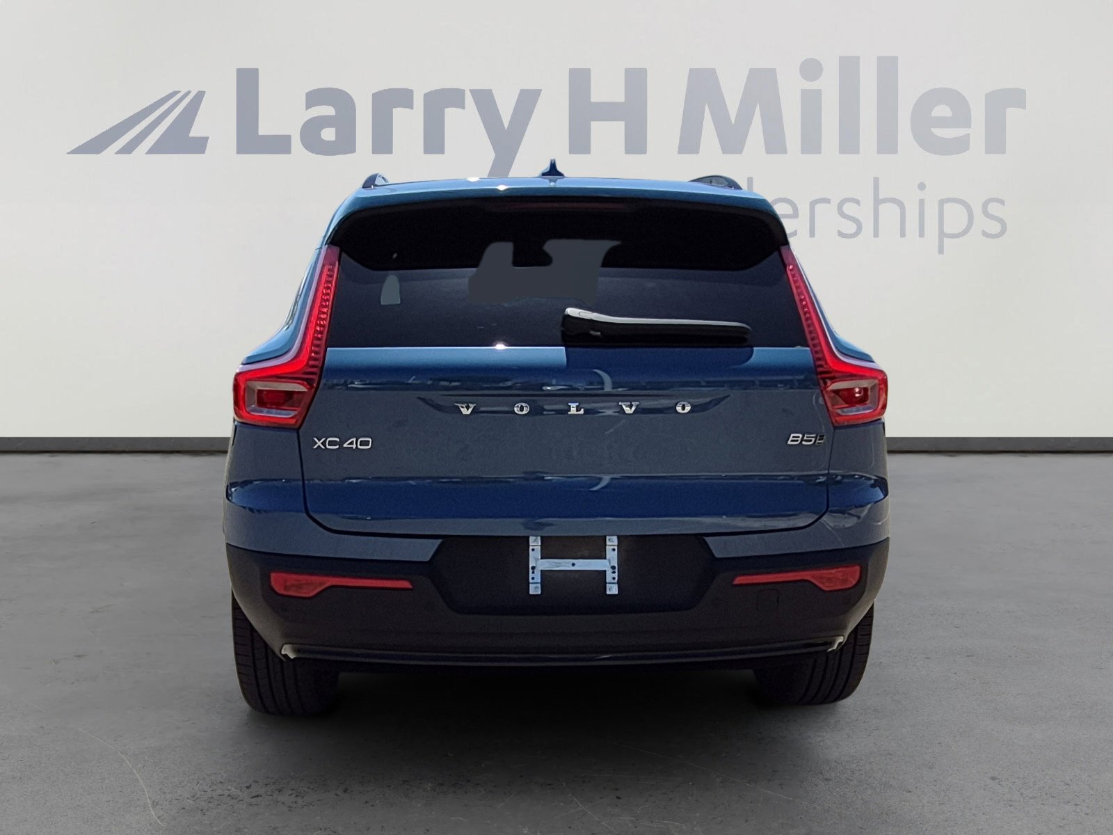 Used 2023 Volvo XC40 B5 Ultimate w/ Climate Package AWD/4WD image 4