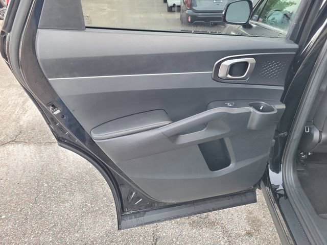 Used 2022 Kia Sorento LX image 29