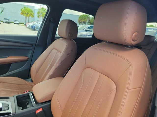 Used 2021 Audi Q5 Premium AWD/4WD image 16