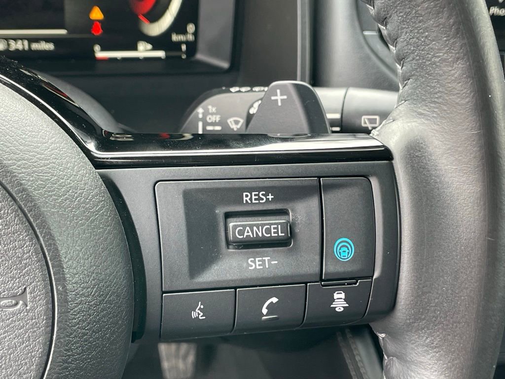 Certified 2023 Nissan Rogue Platinum FWD image 20