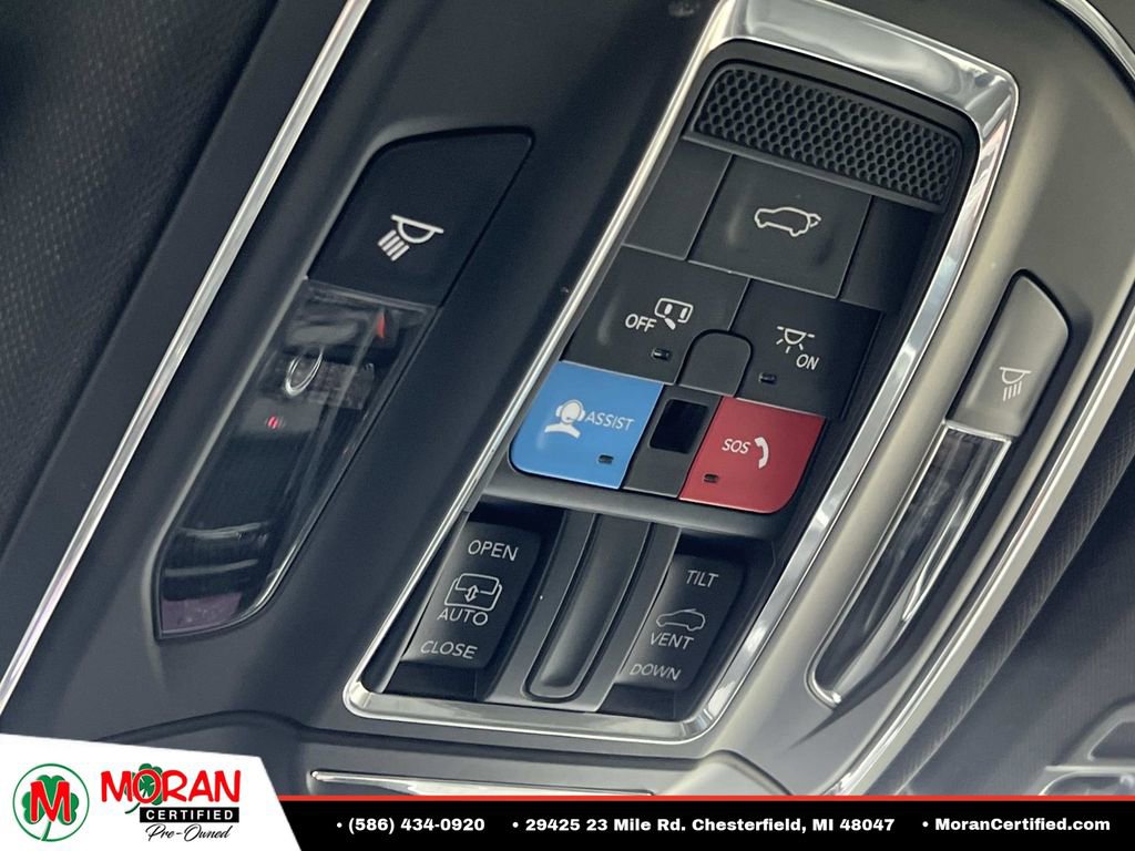 Used 2024 Jeep Grand Cherokee Altitude AWD/4WD image 28