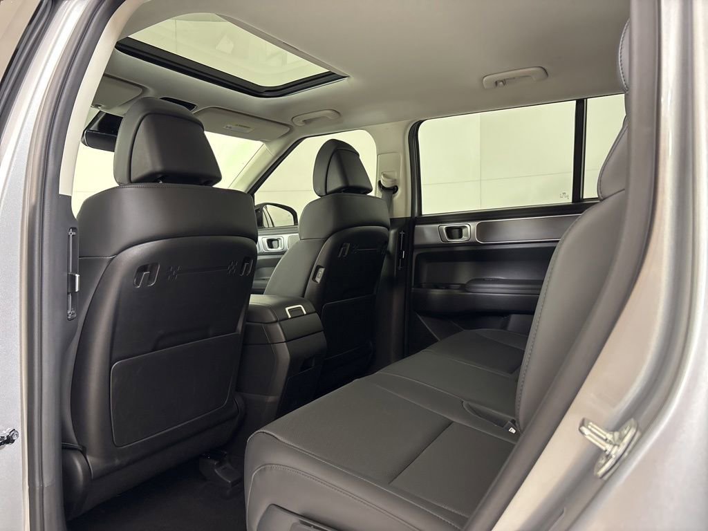 Used 2025 Hyundai Santa Fe XRT image 17