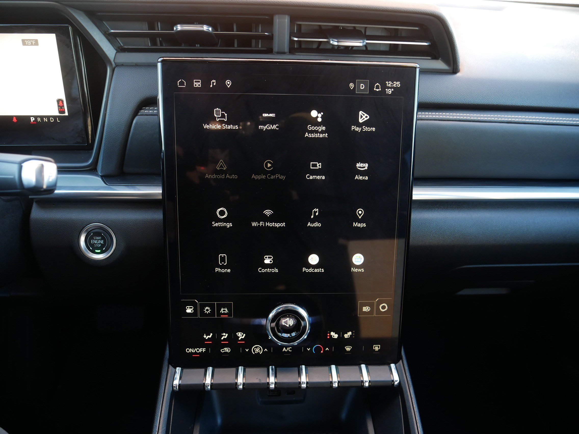 Used 2025 GMC Terrain Elevation image 30