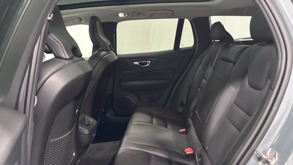 Used 2022 Volvo V60 T5 Cross Country w/ Climate Package AWD/4WD image 22