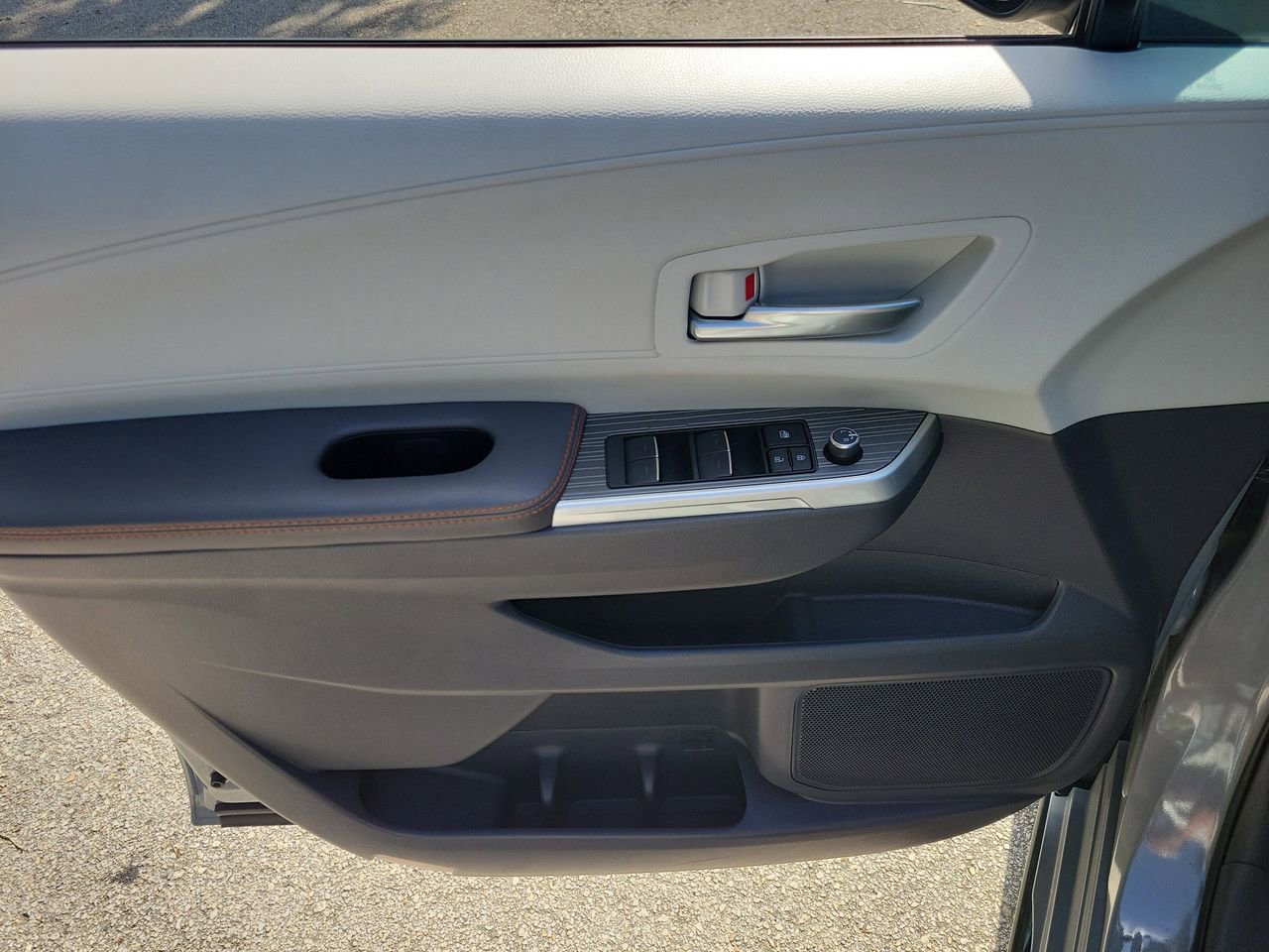 Used 2023 Toyota Sienna XSE FWD image 14