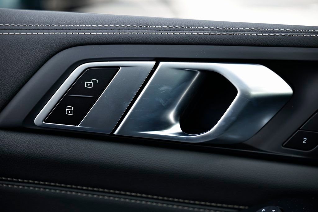 New 2026 BMW X5 xDrive40i w/ M Sport Package image 15