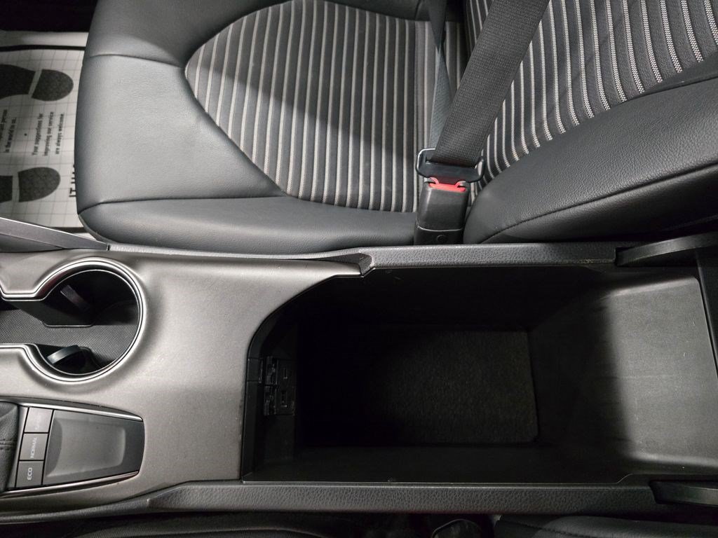 Used 2023 Toyota Camry SE FWD image 24