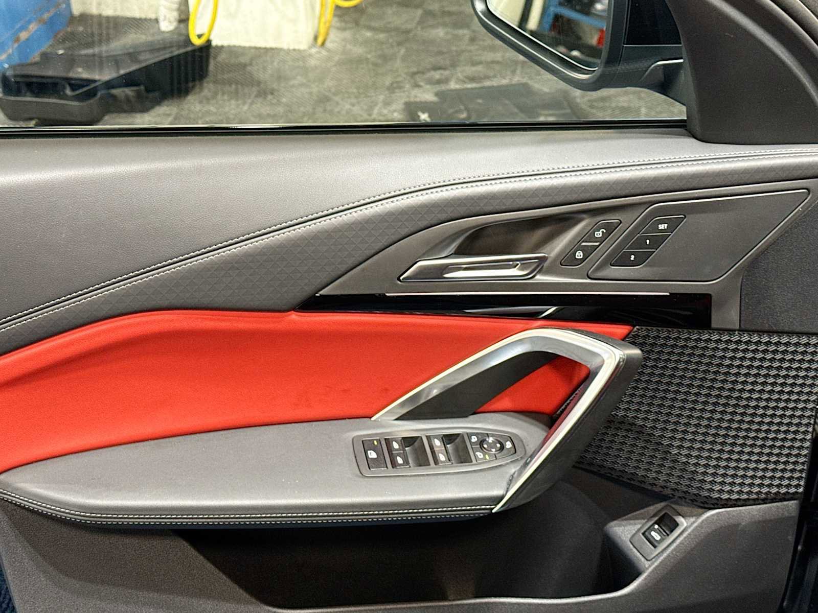 Certified 2025 BMW X2 xDrive28i AWD/4WD image 16