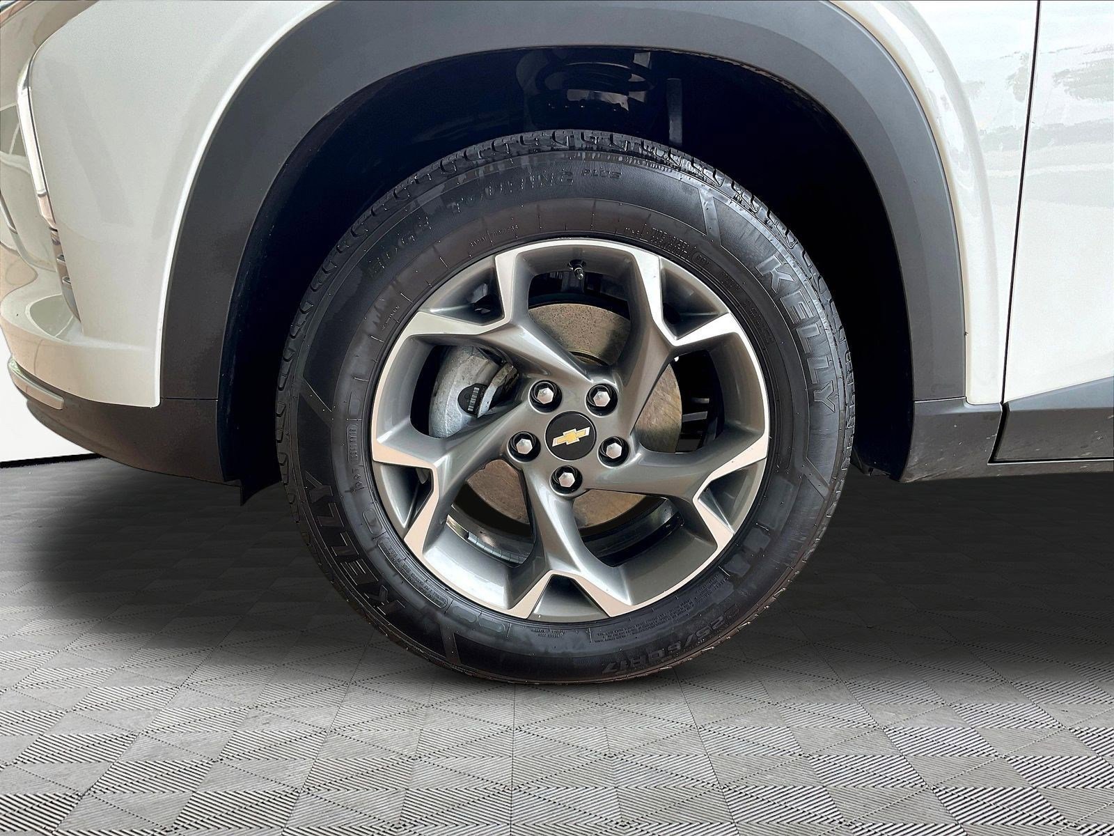 Used 2024 Chevrolet Trax LT FWD image 31