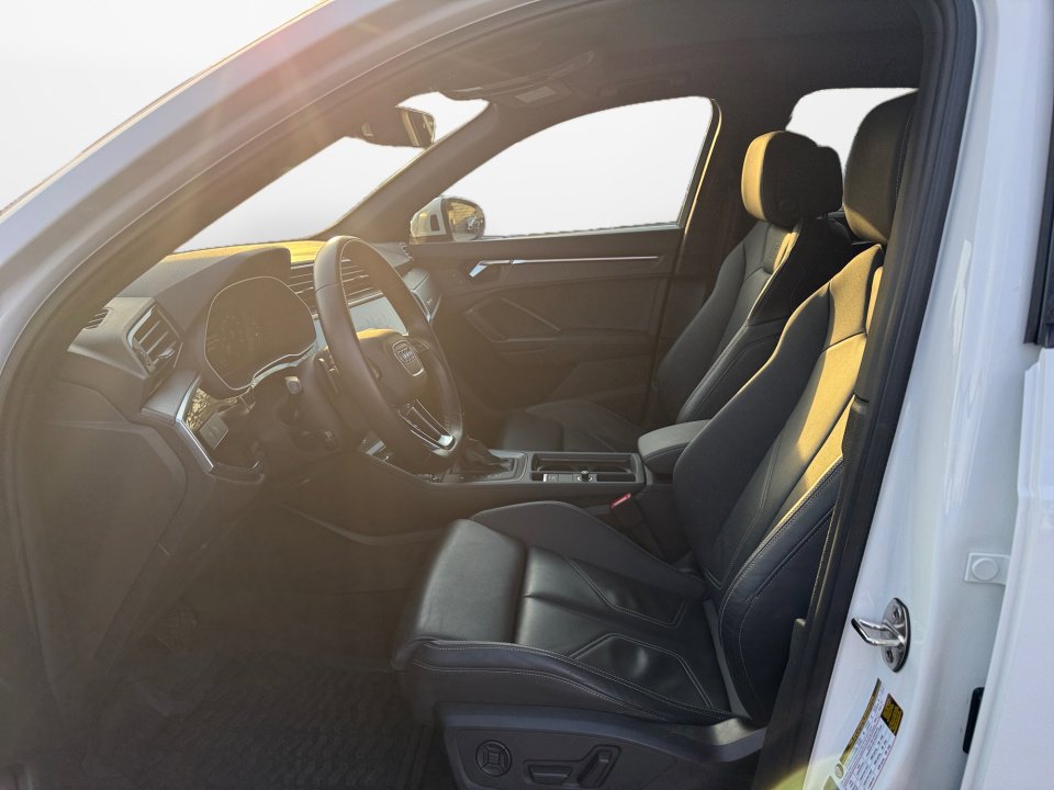 Certified 2024 Audi Q3 2.0T Premium Plus w/ Premium Plus Package image 9