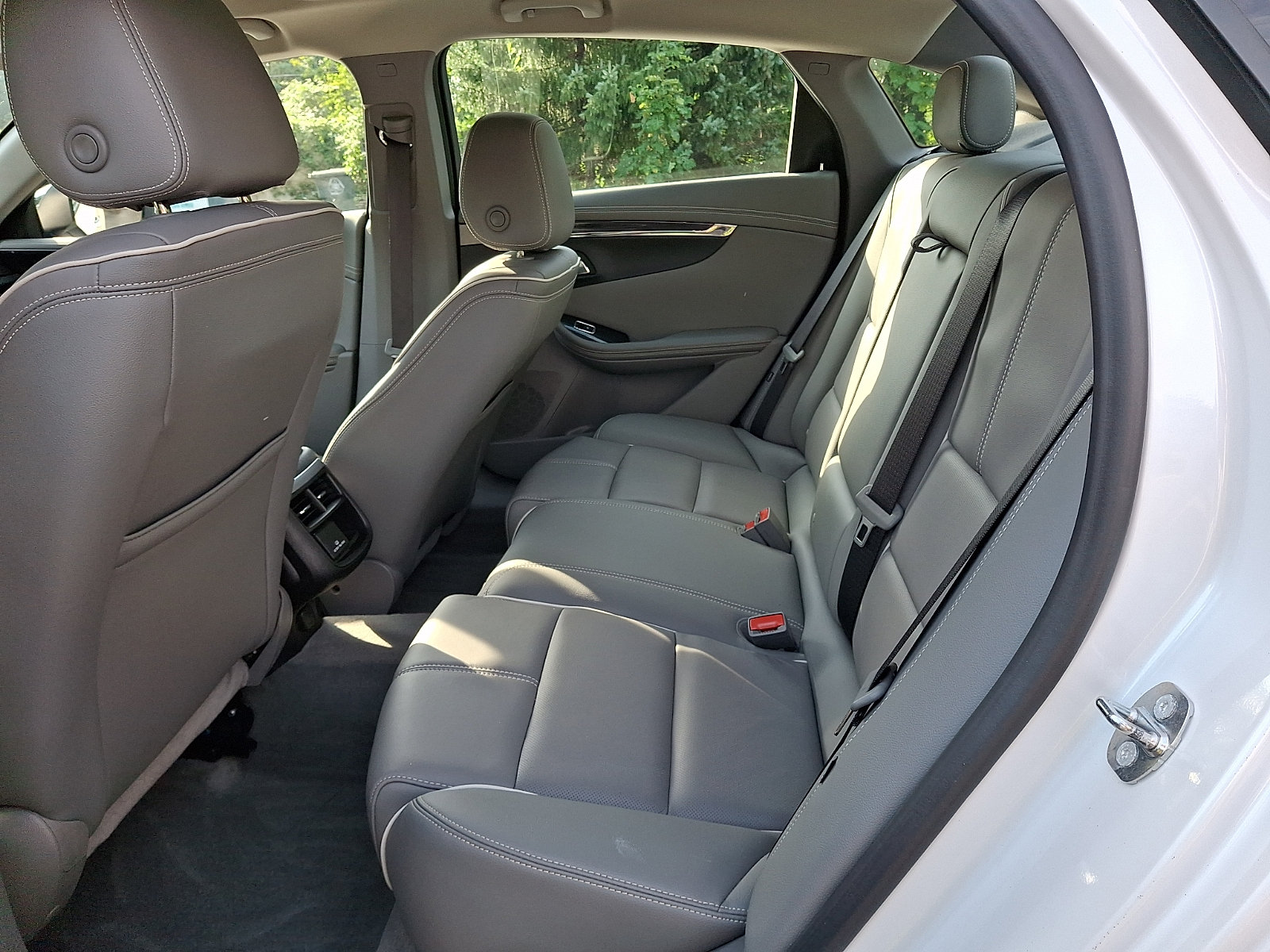 Used 2018 Chevrolet Impala Premier FWD image 10