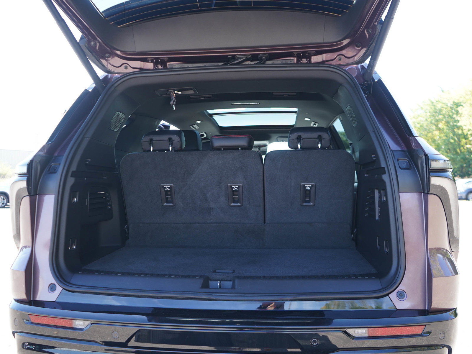 Used 2025 Chevrolet Traverse RS AWD/4WD image 17