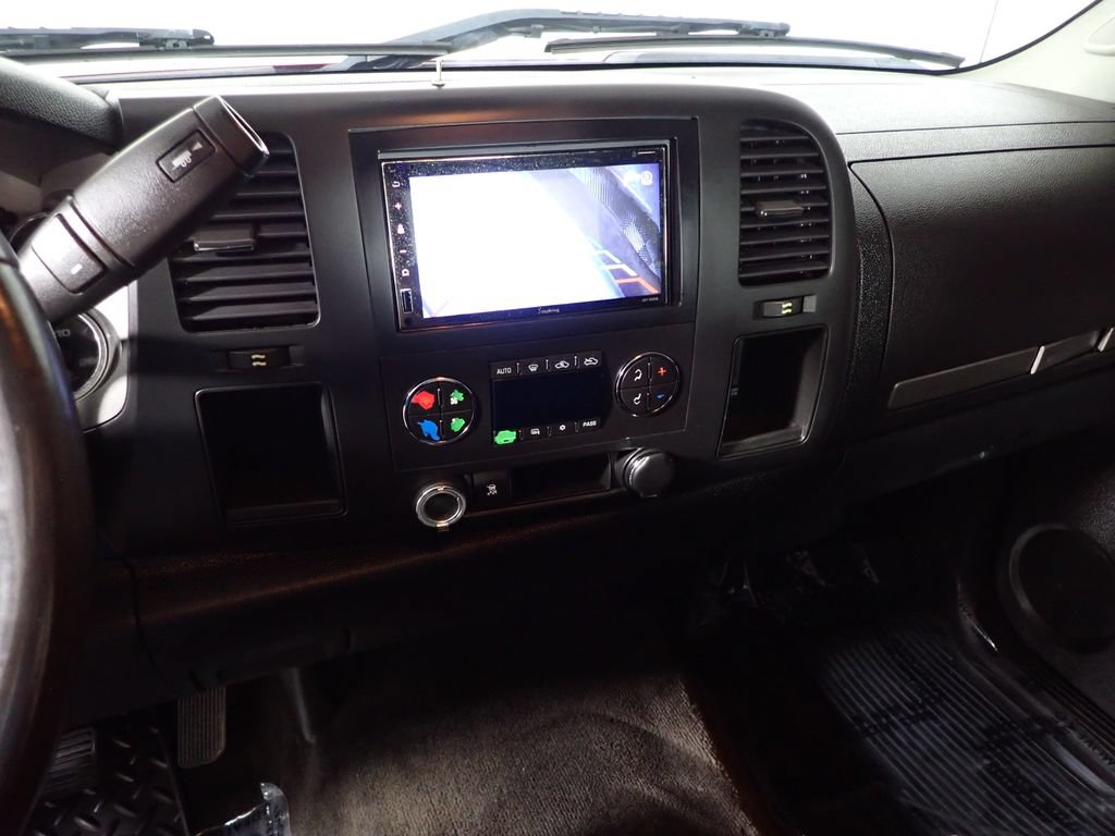 Used 2010 Chevrolet Silverado 1500 LT w/ Power Pack Plus RWD image 17