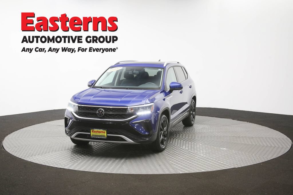 Used 2022 Volkswagen Taos SE w/ Panoramic Sunroof Package FWD image 54