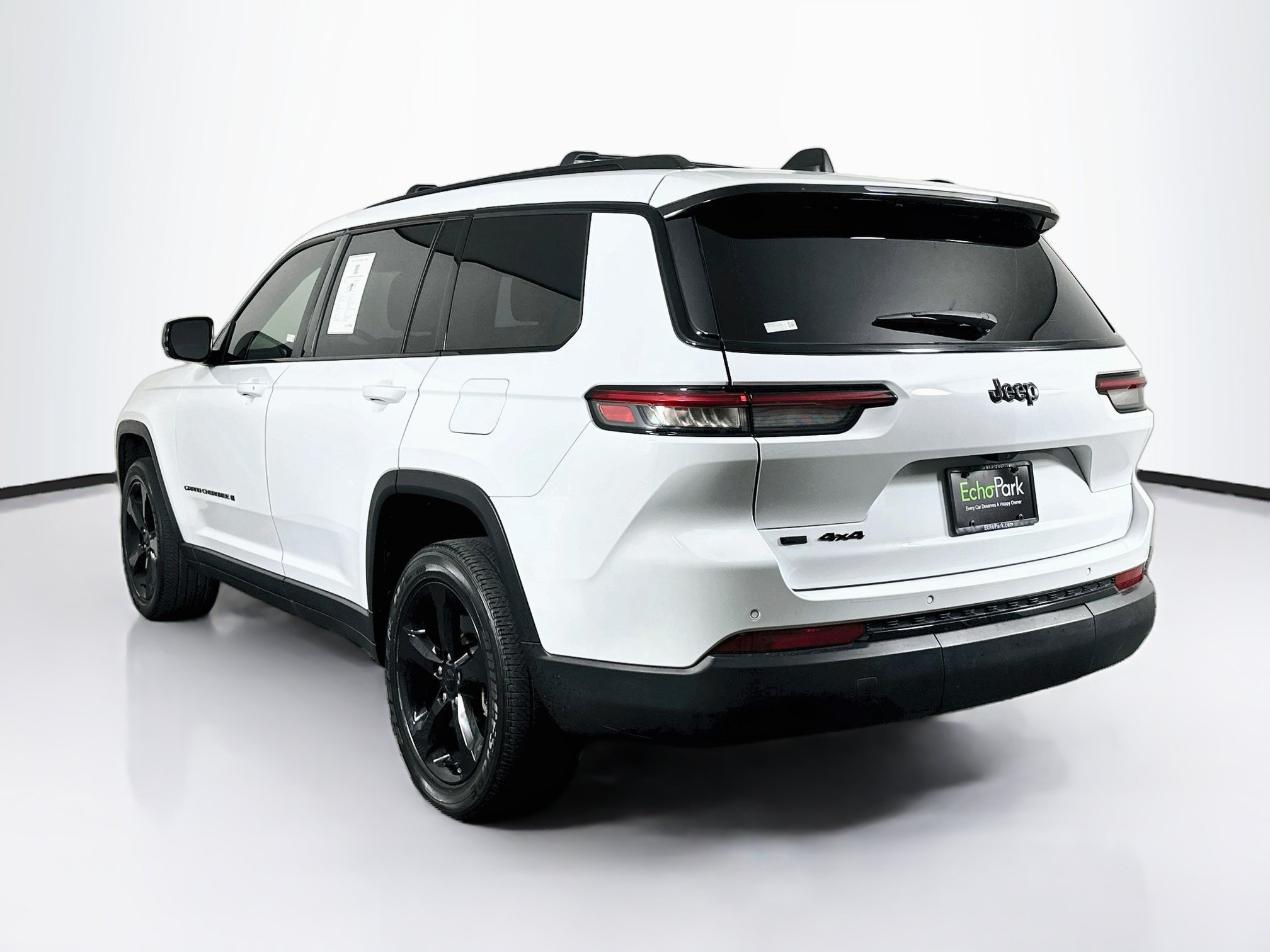 Used 2023 Jeep Grand Cherokee L Laredo AWD/4WD image 5