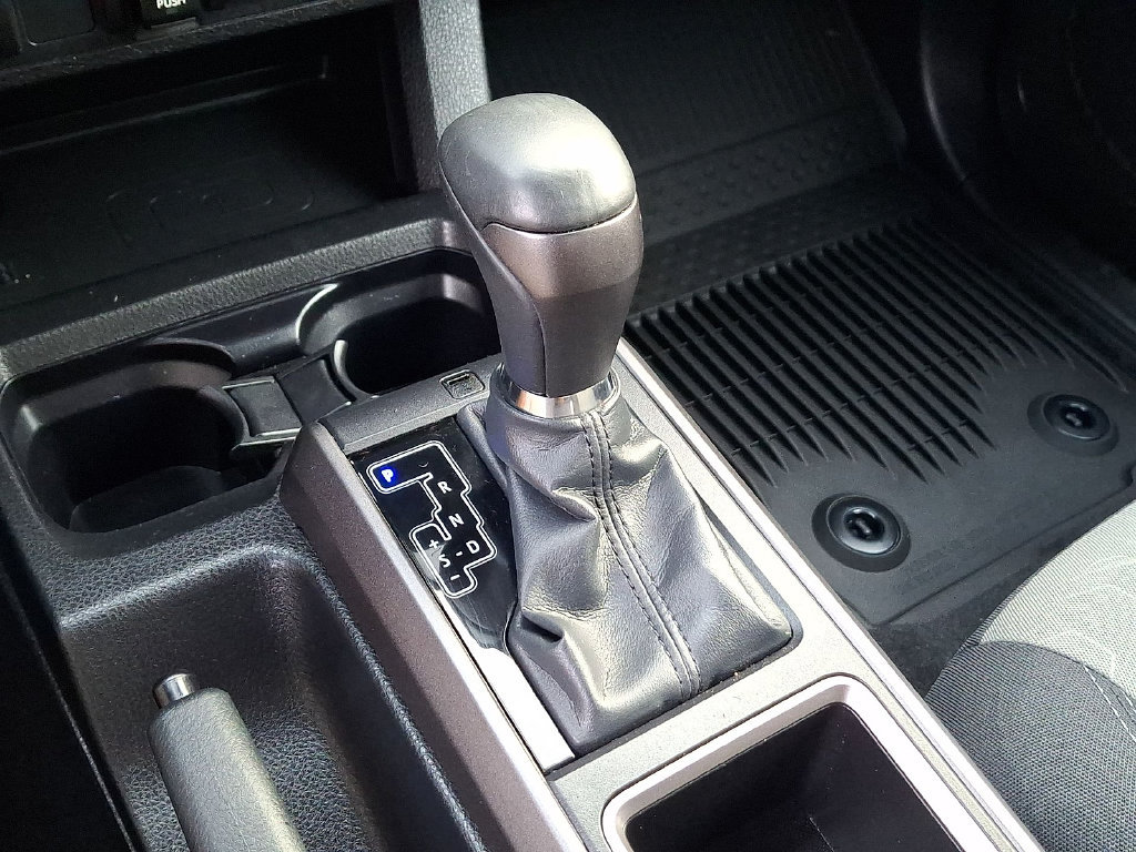 Certified 2022 Toyota Tacoma TRD Off-Road AWD/4WD image 15