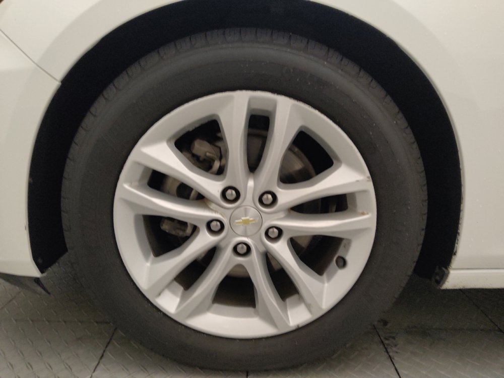 Used 2018 Chevrolet Malibu LT FWD image 31